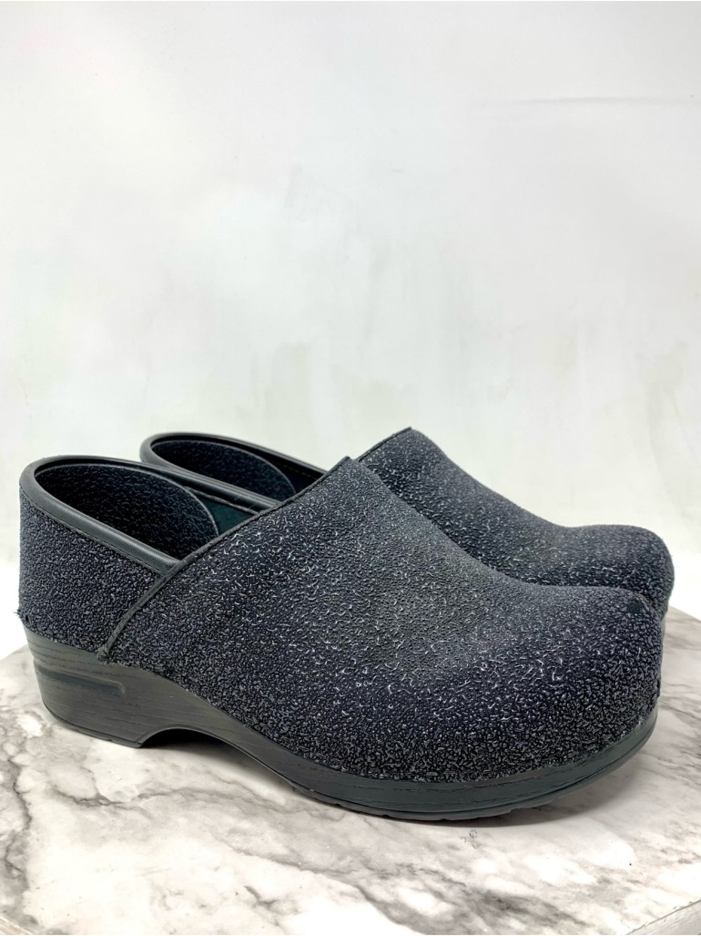 Dansko Professional Dazzle Black Leather Slip-On Comfort Clogs 40/9.5-10 Texture